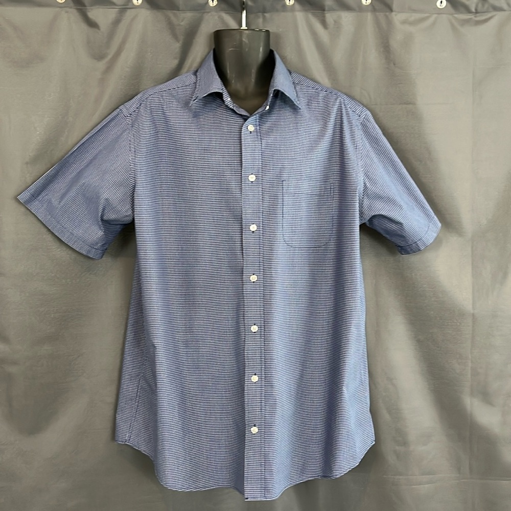 Roundtree and York, short sleeve button up shirt